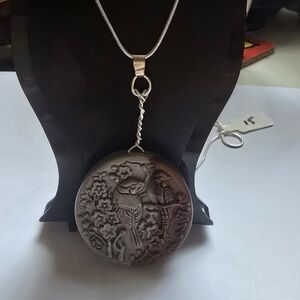 Elegant Alashan Parrots Carving Pendant Necklace.